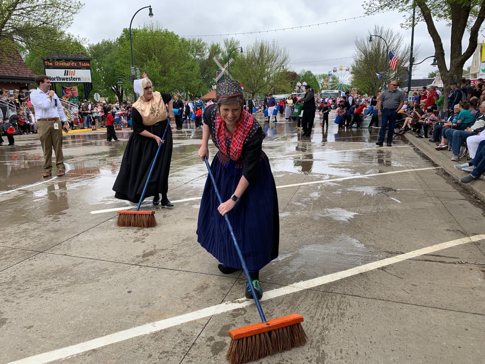 Joni Ernst cleans streets